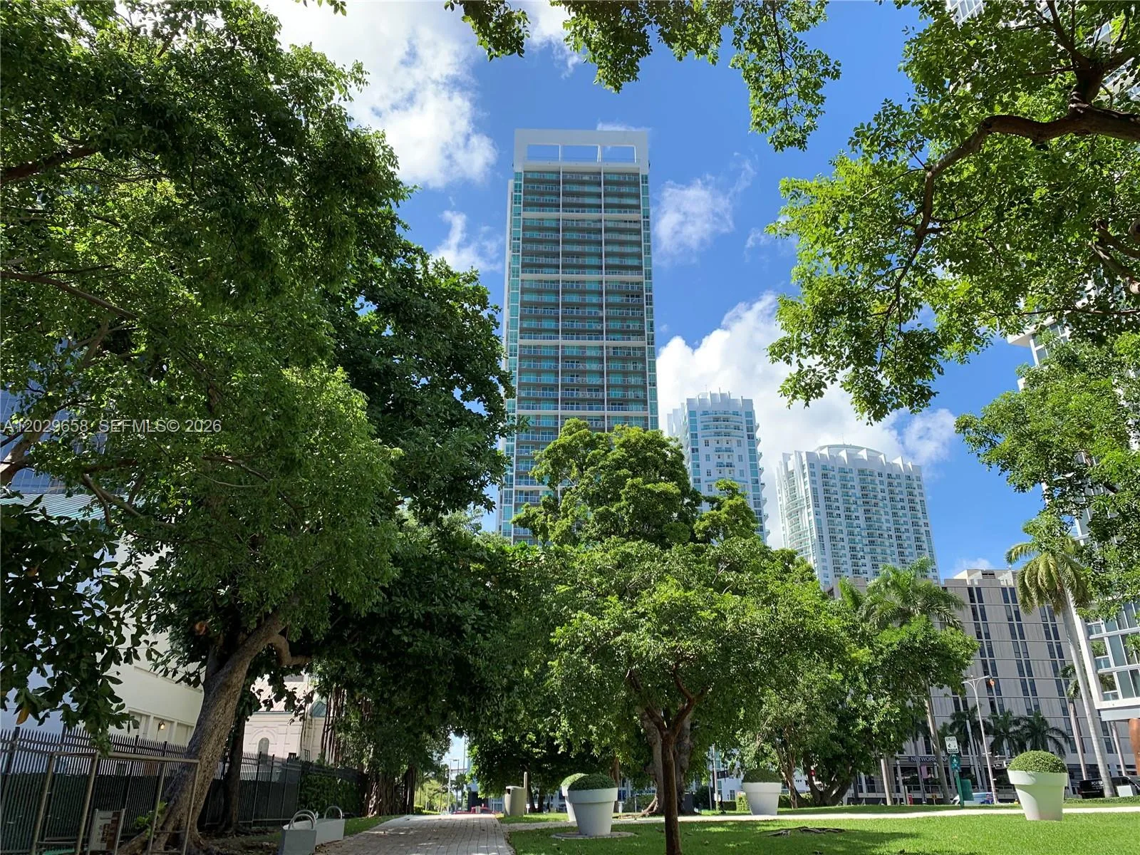 55 SE 6th St # 4000, Miami, FL 33131