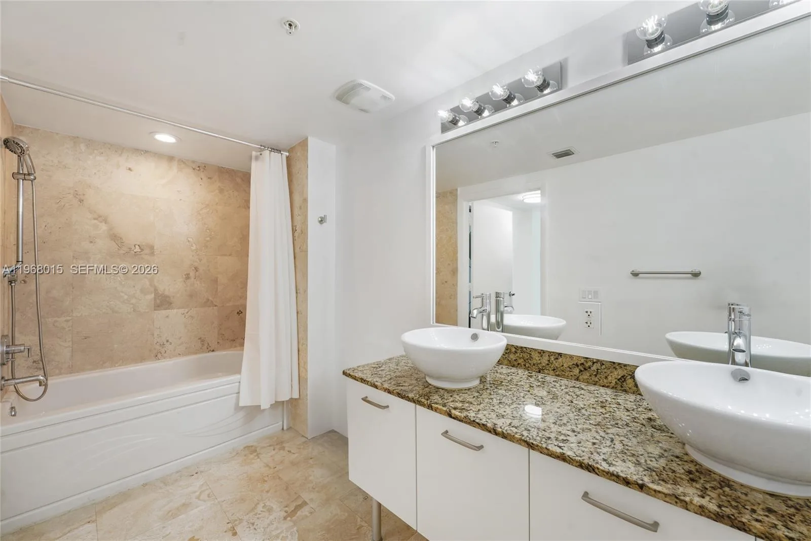 41 SE 5th St # 1514, Miami, FL 33131 photo 10
