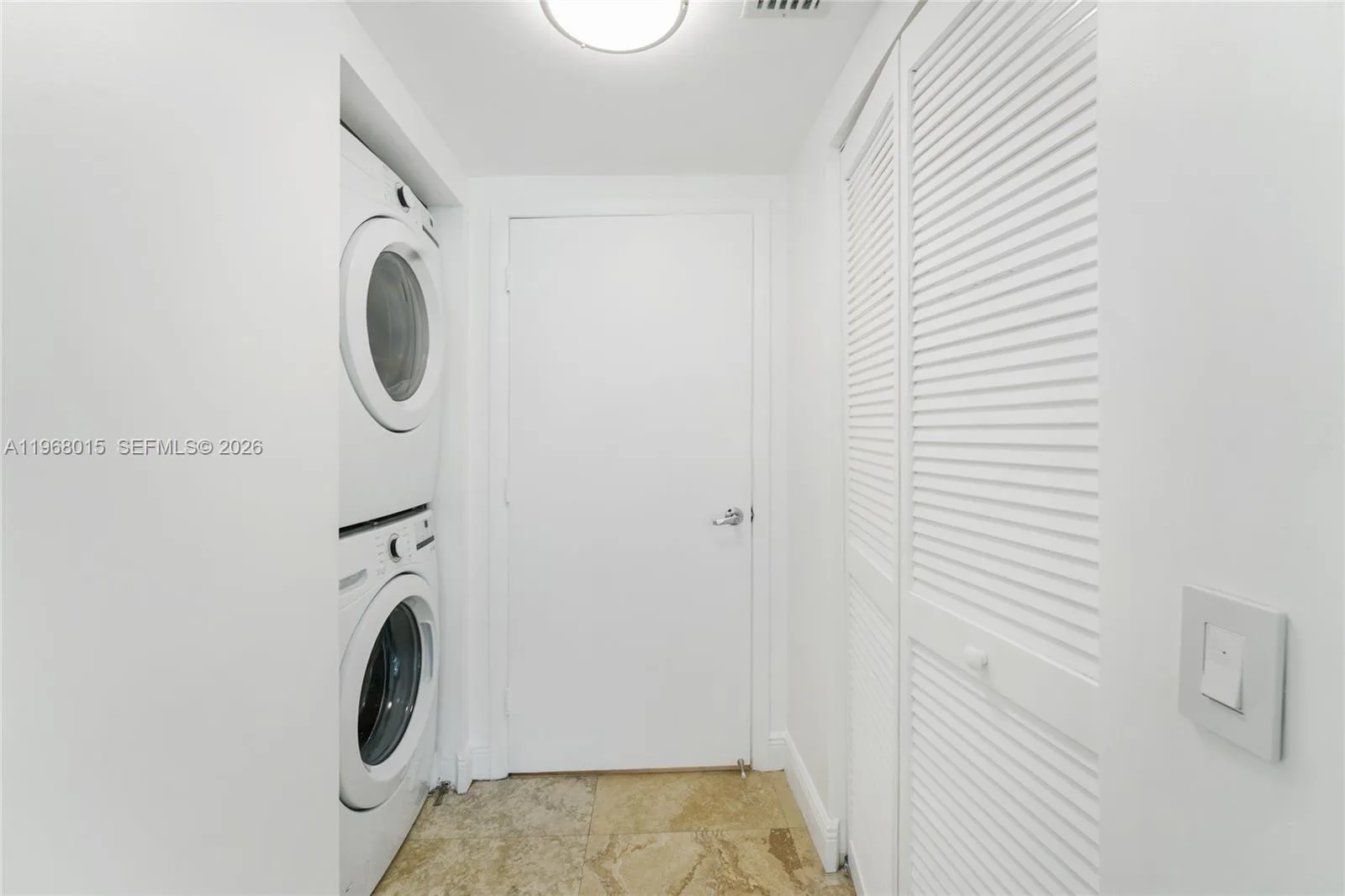 41 SE 5th St # 1514, Miami, FL 33131 photo 13