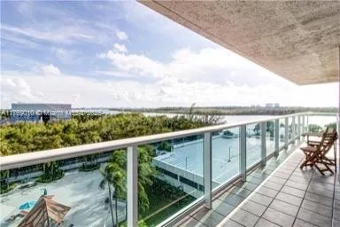 100 Bayview Dr # 726, Sunny Isles Beach, FL 33160 photo 13