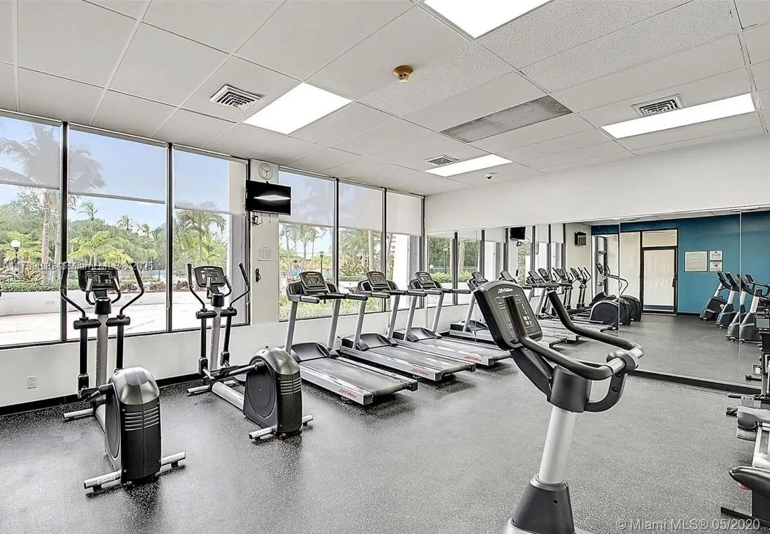 100 Bayview Dr # 726, Sunny Isles Beach, FL 33160 photo 7
