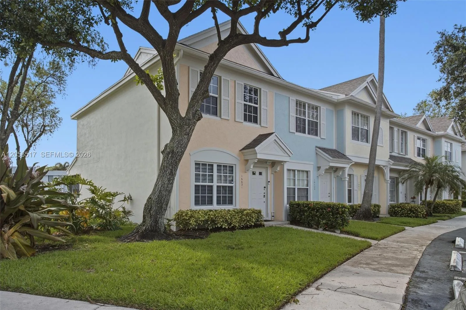 16631 Hemingway Dr, Weston, FL 33326 photo 2