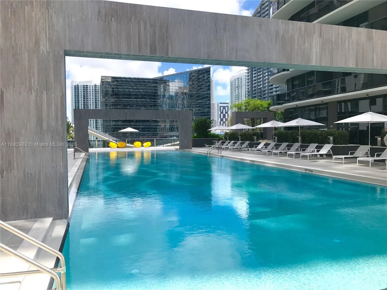 45 SW 9th St # 2405, Miami, FL 33130 photo 9