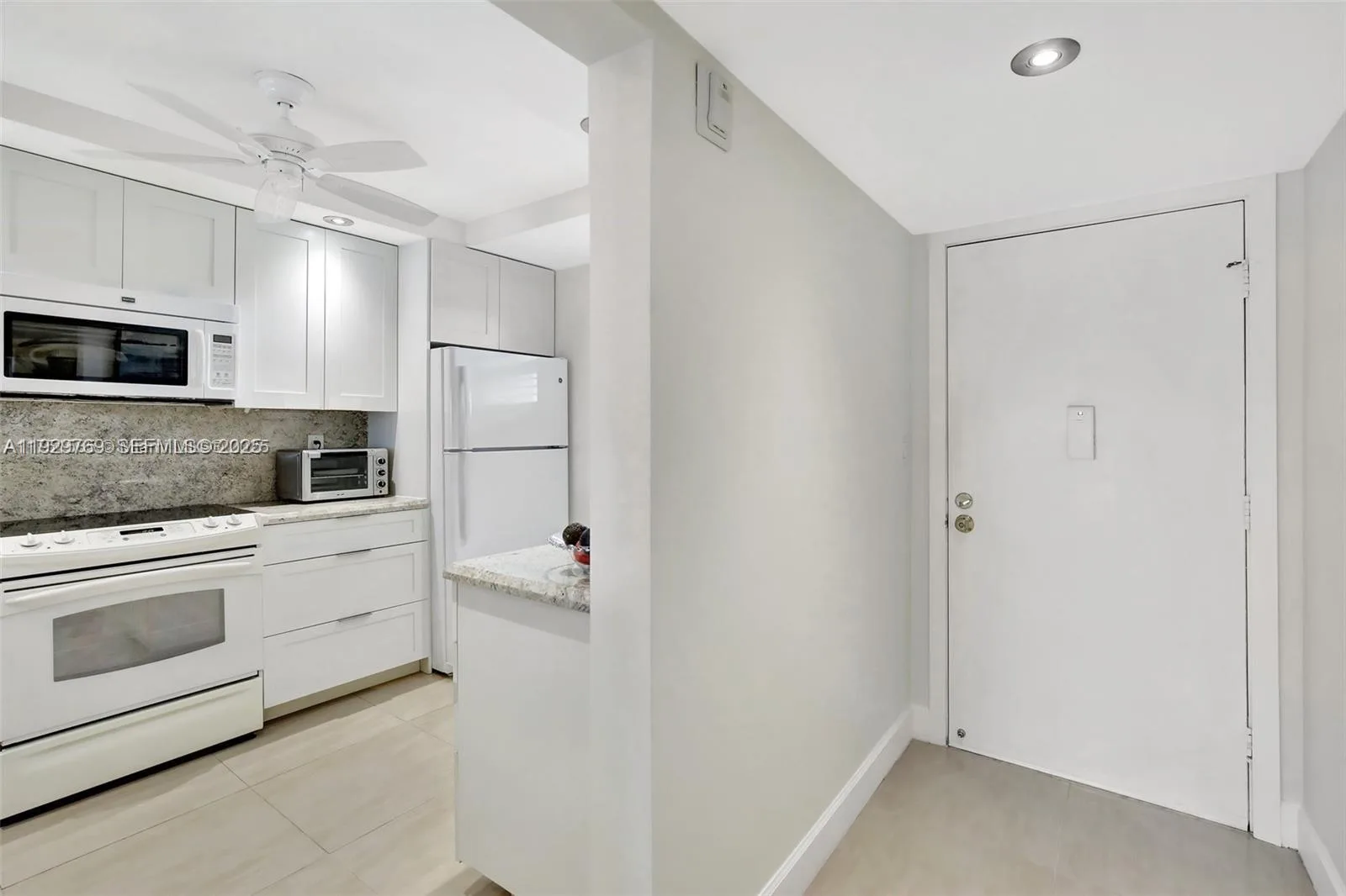 3930 Inverrary Blvd # 405-D, Lauderhill, FL 33319 photo 3