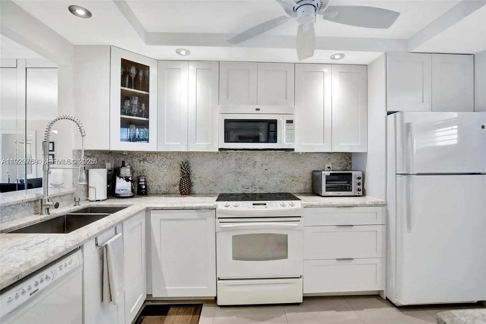3930 Inverrary Blvd # 405-D, Lauderhill, FL 33319 photo 4