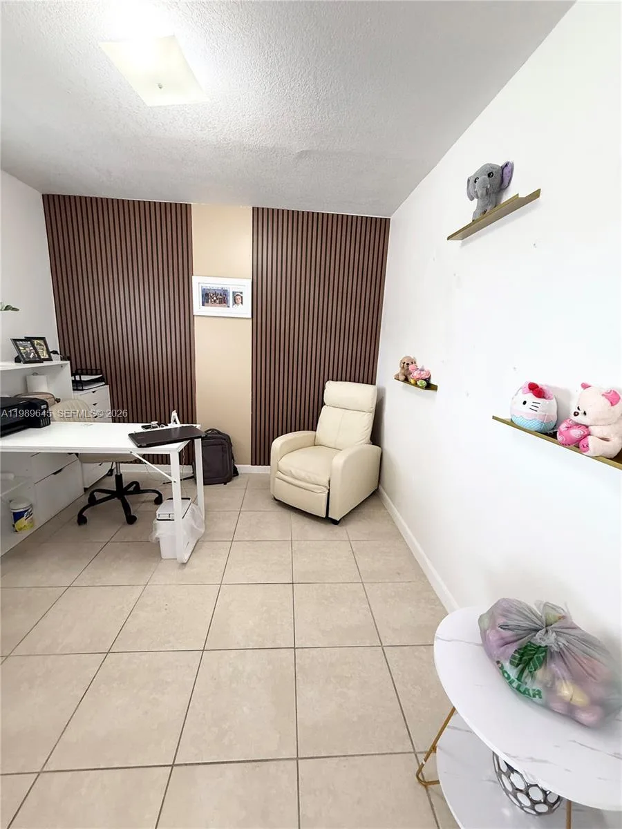 3690 N 56th Ave # 902, Hollywood, FL 33021 photo 9
