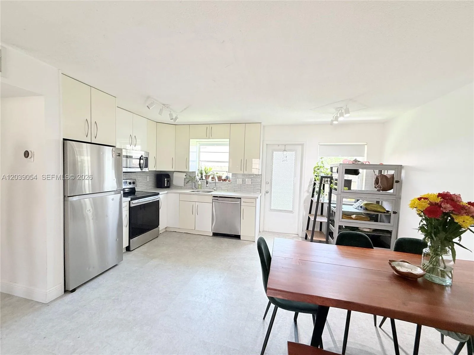 1722 Mayo St # 105, Hollywood, FL 33020 photo 9