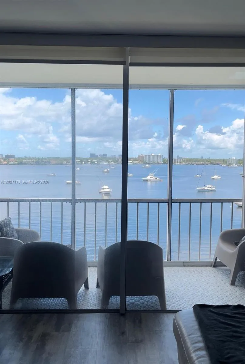 2910 Point East Dr # M609, Aventura, FL 33160