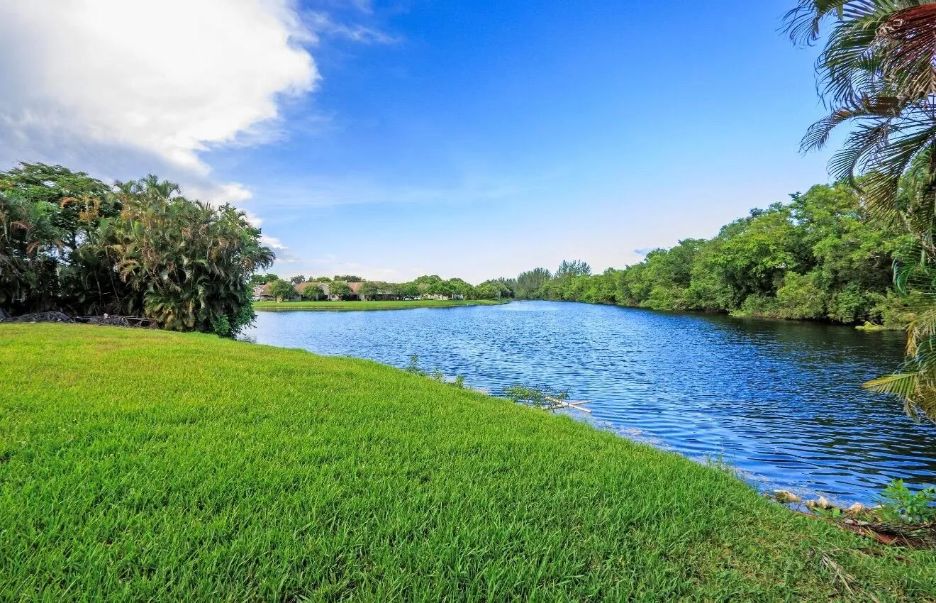 15801 W WIND Circle, Sunrise, FL 33326 photo 2