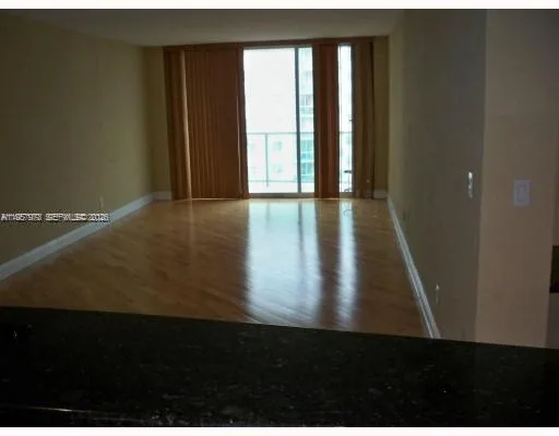 19390 Collins Ave # 1220, Sunny Isles Beach, FL 33160 photo 2