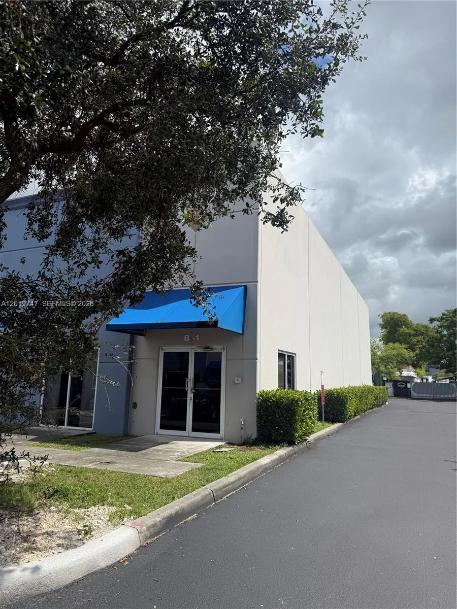 4960 NW 165th St # B1, Miami Gardens, FL 33014