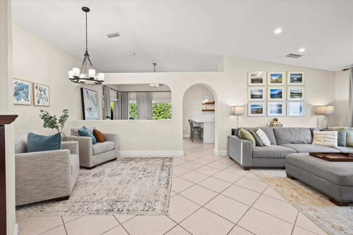 14525 NW 88th Avenue, Miami Lakes, FL 33018 photo 4