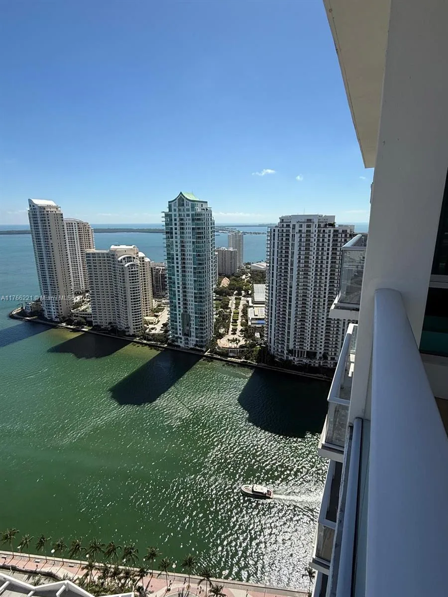 300 S Biscayne Blvd # 3716, Miami, FL 33131