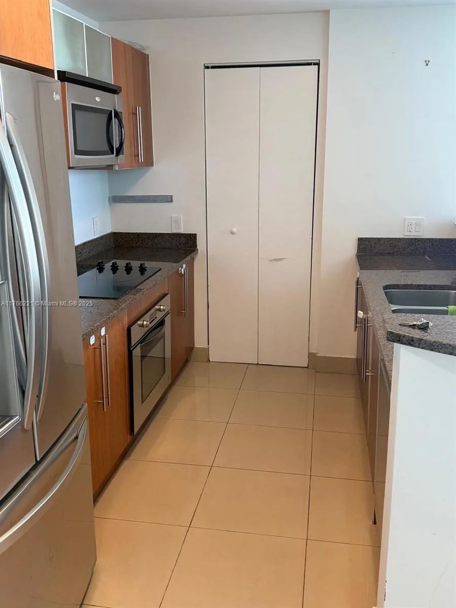 300 S Biscayne Blvd # 3716, Miami, FL 33131 photo 12