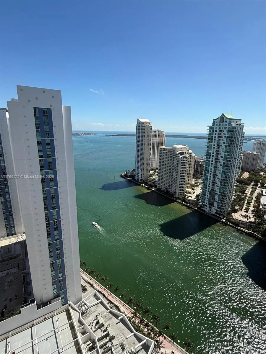 300 S Biscayne Blvd # 3716, Miami, FL 33131 photo 2