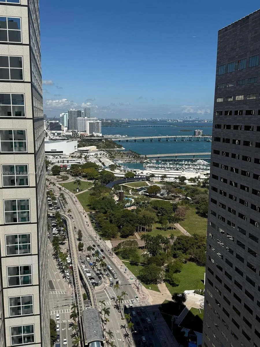 300 S Biscayne Blvd # 3716, Miami, FL 33131 photo 3