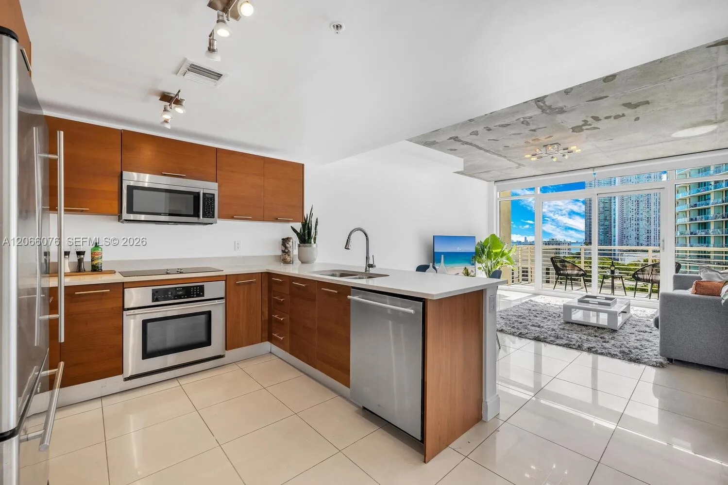 3250 NE 1st Ave # 1119, Miami, FL 33137 photo 4