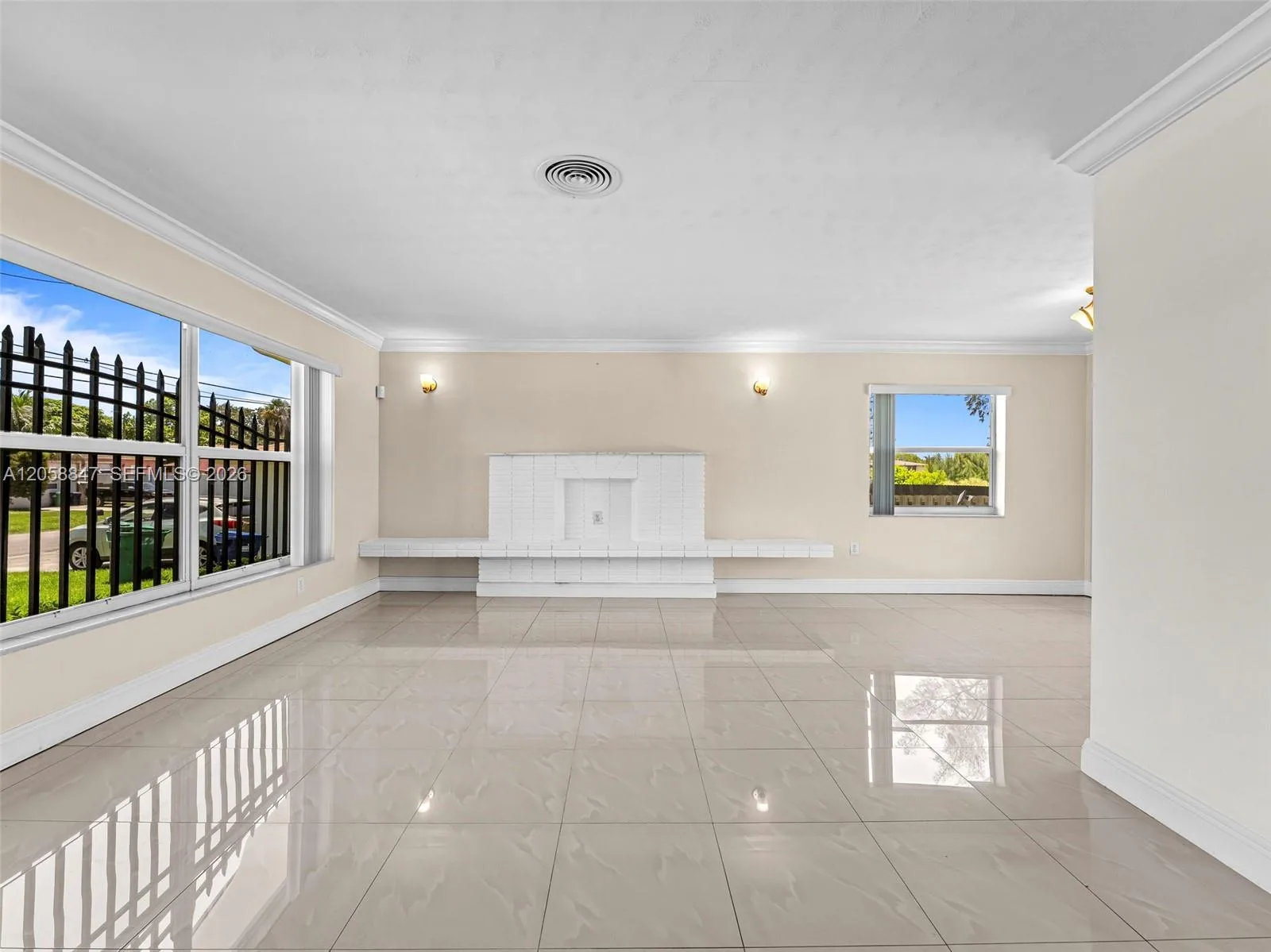 2045 NW 115th St, Miami, FL 33167 photo 3
