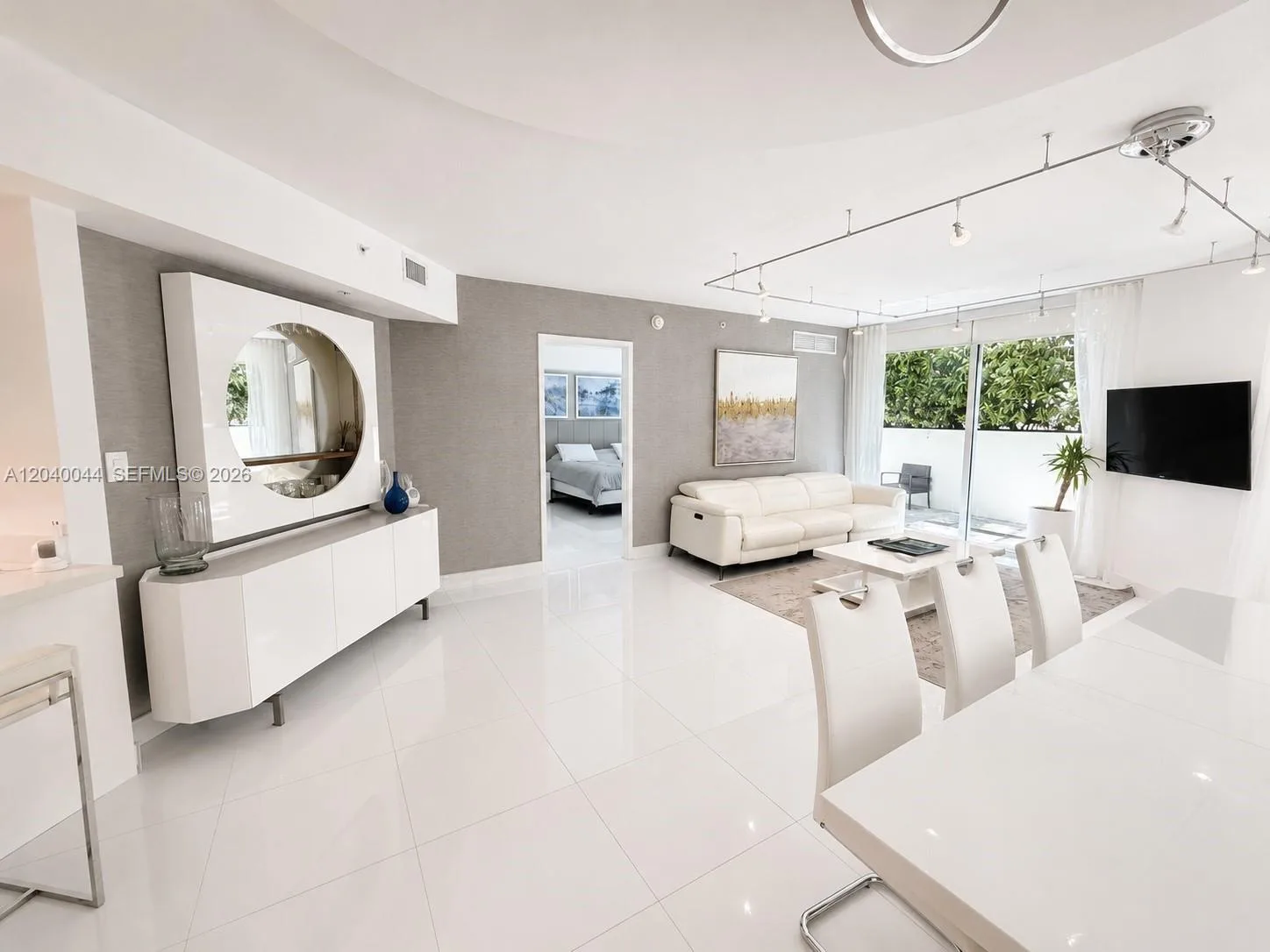 200 Sunny Isles Blvd # 2-504–Lanai Residence, Sunny Isles Beach, FL 33160