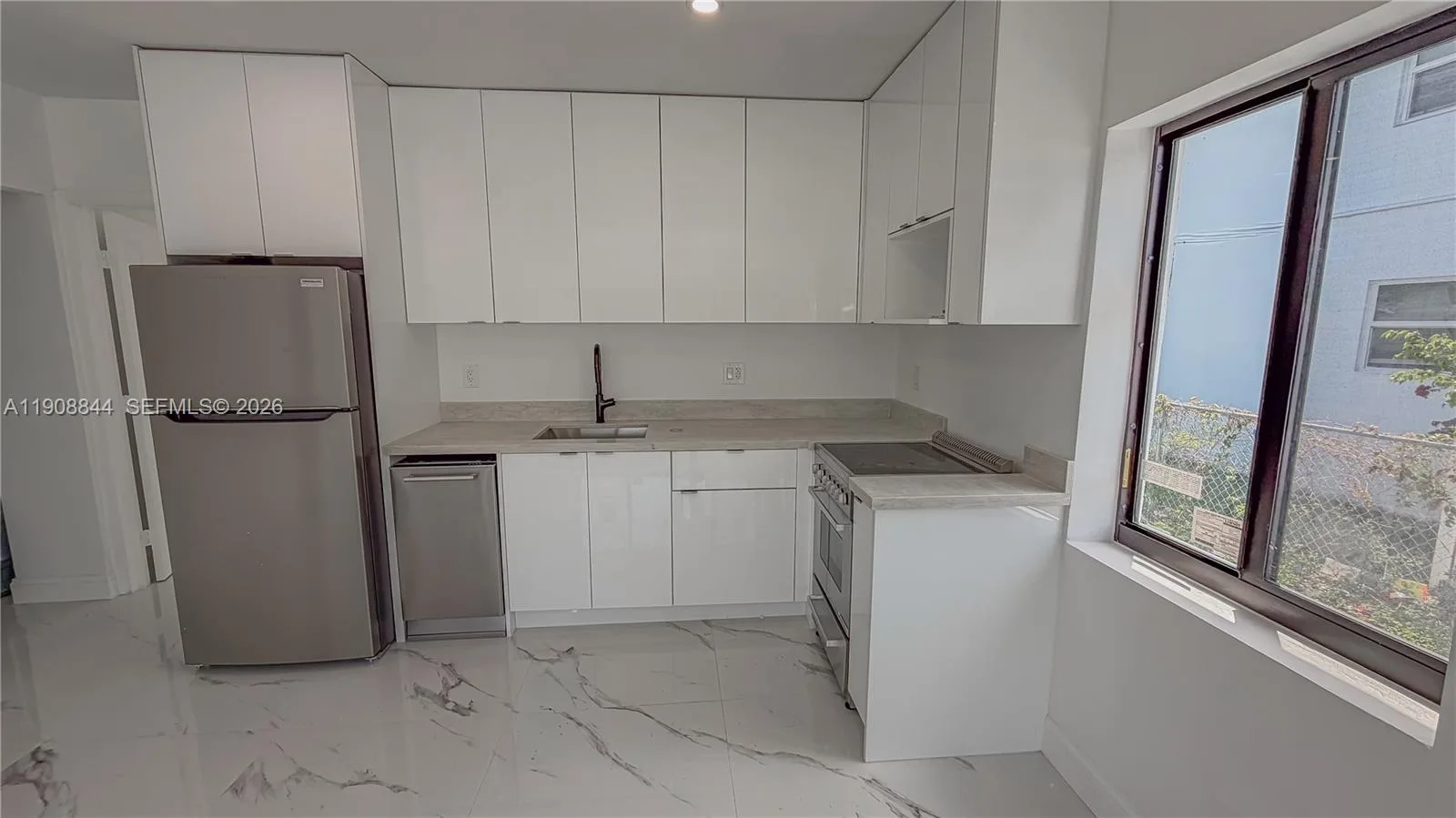 2462 Johnson St, Hollywood, FL 33020 photo 11