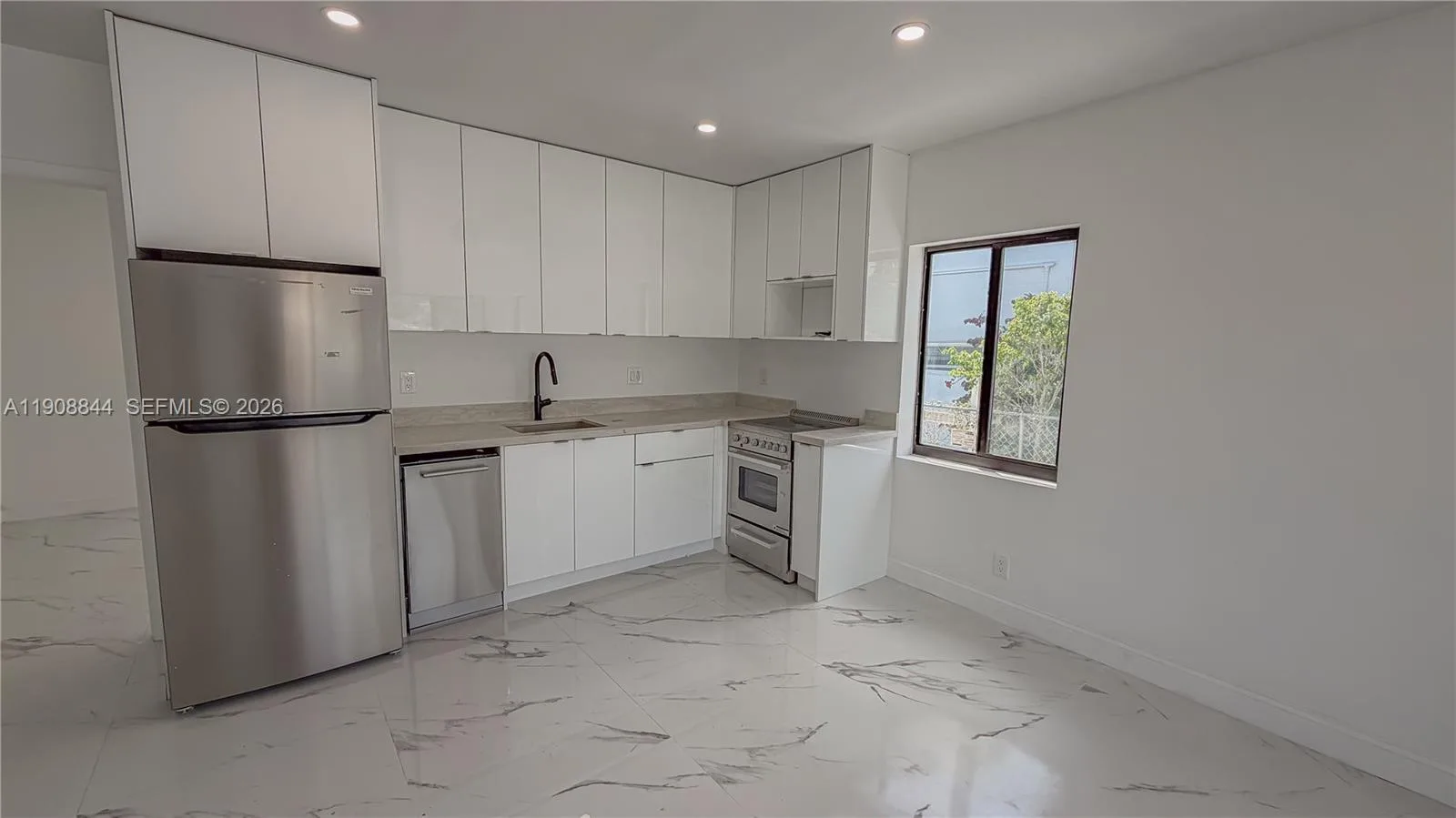 2462 Johnson St, Hollywood, FL 33020 photo 12