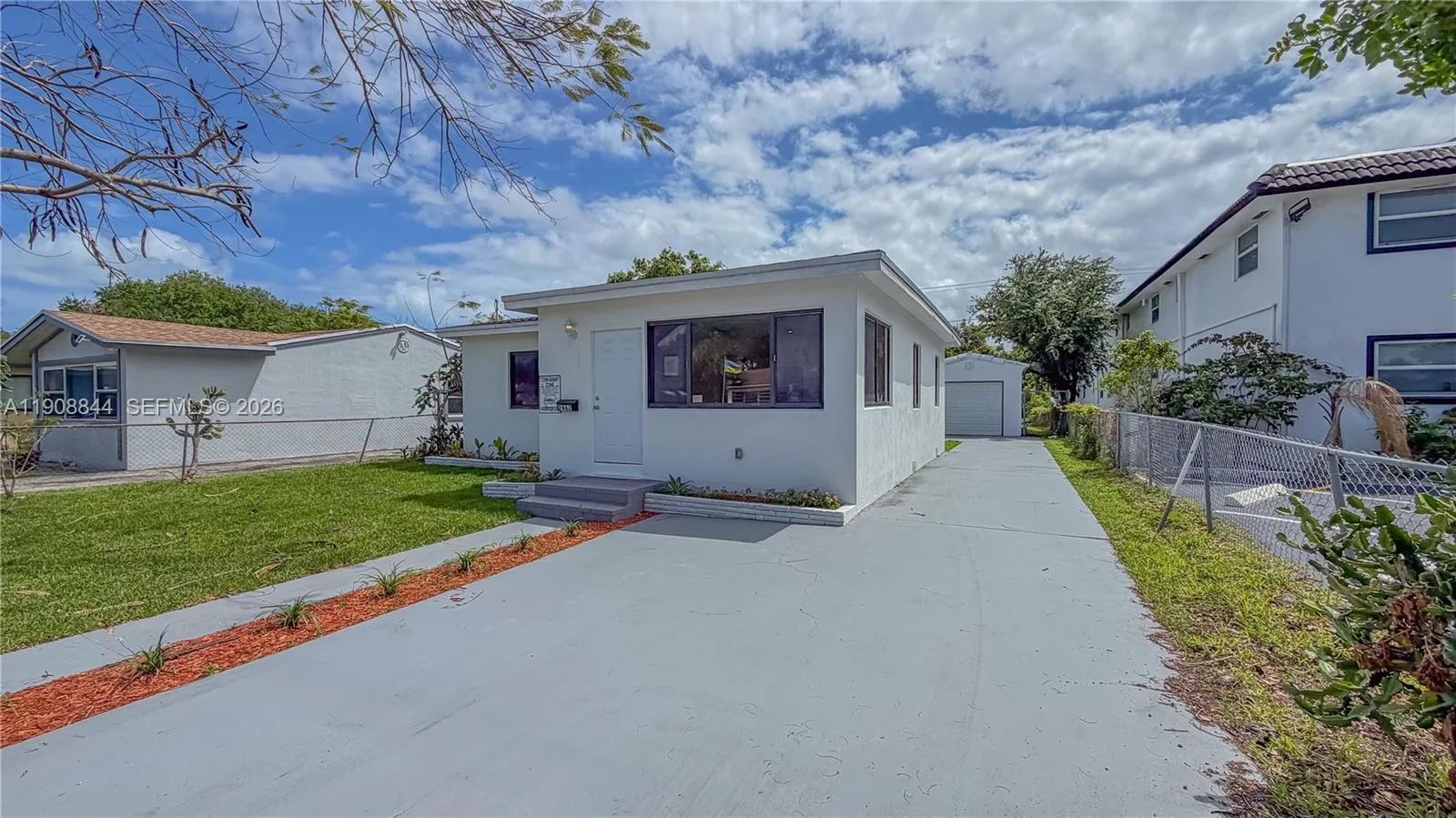 2462 Johnson St, Hollywood, FL 33020 photo 2