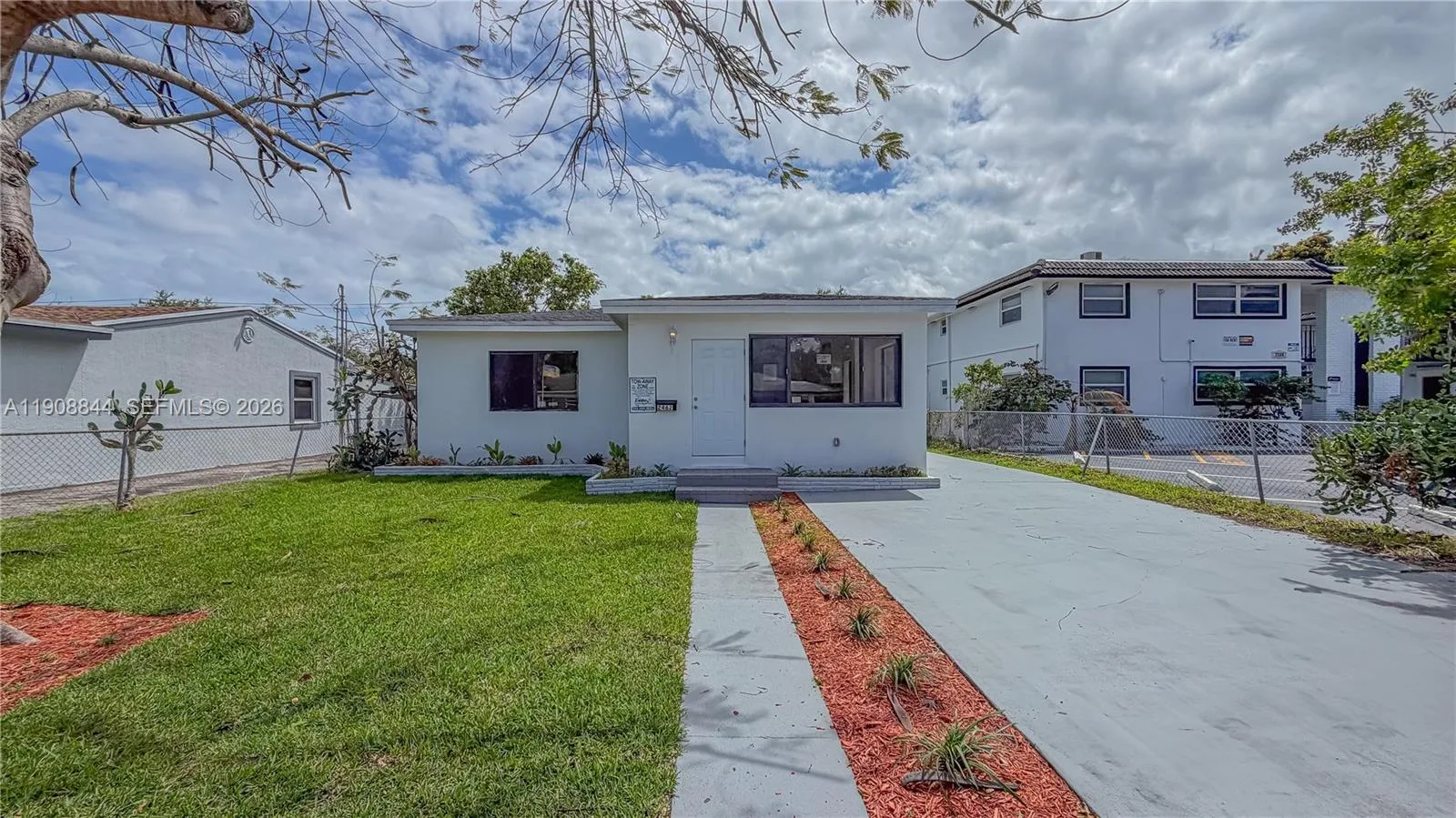 2462 Johnson St, Hollywood, FL 33020 photo 8