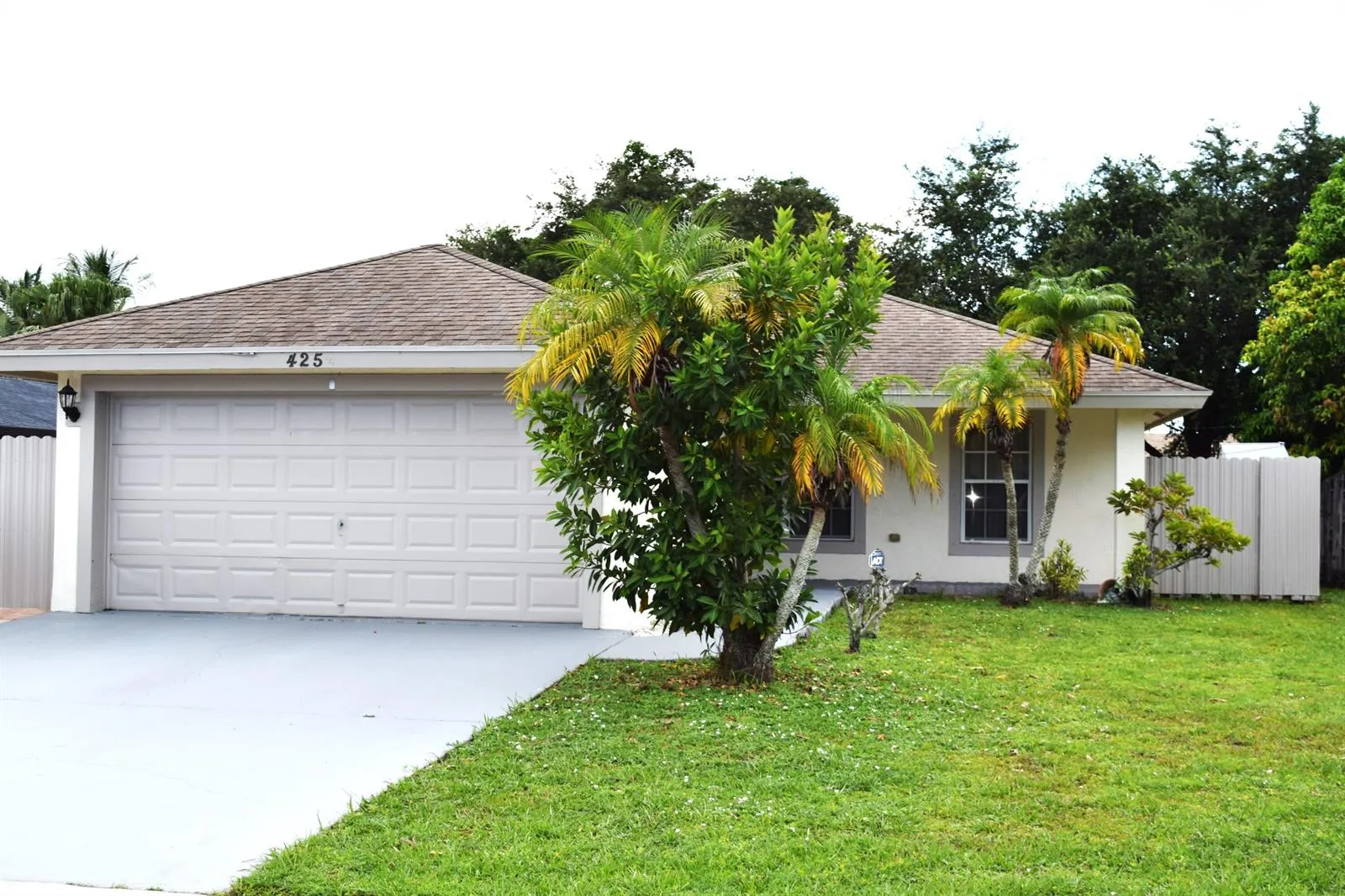 425 PERRY Avenue, FL 33463