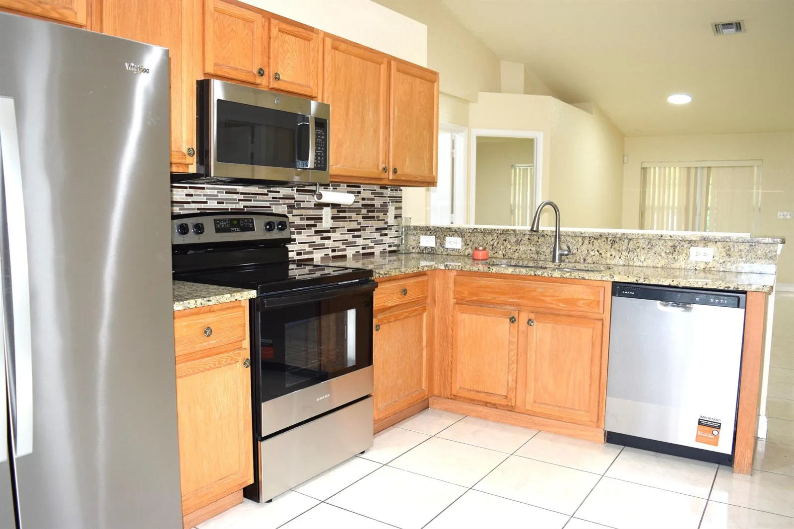 425 PERRY Avenue, FL 33463 photo 4