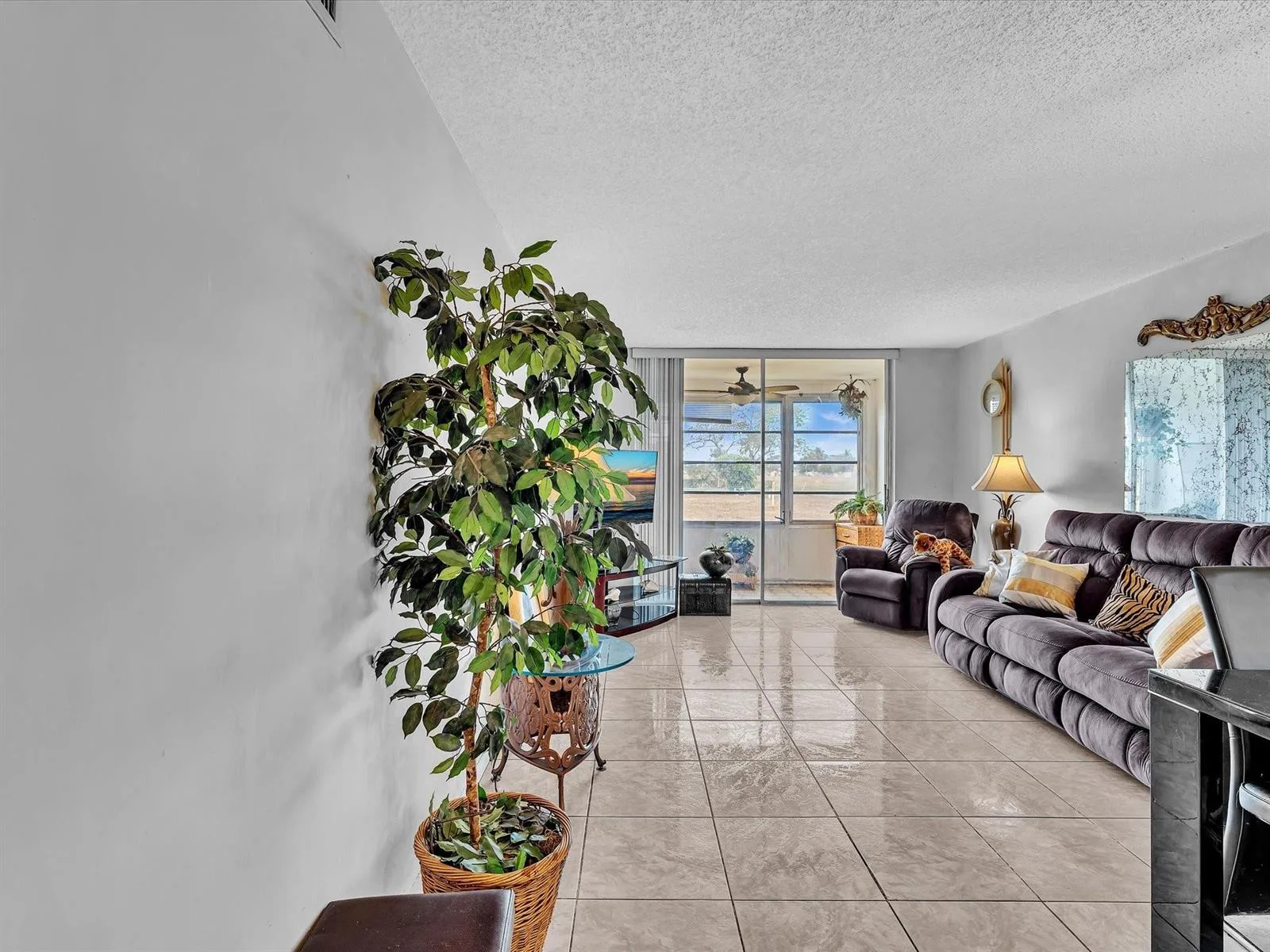 9041 Sunrise Lakes Boulevard # 113, Sunrise, FL 33322