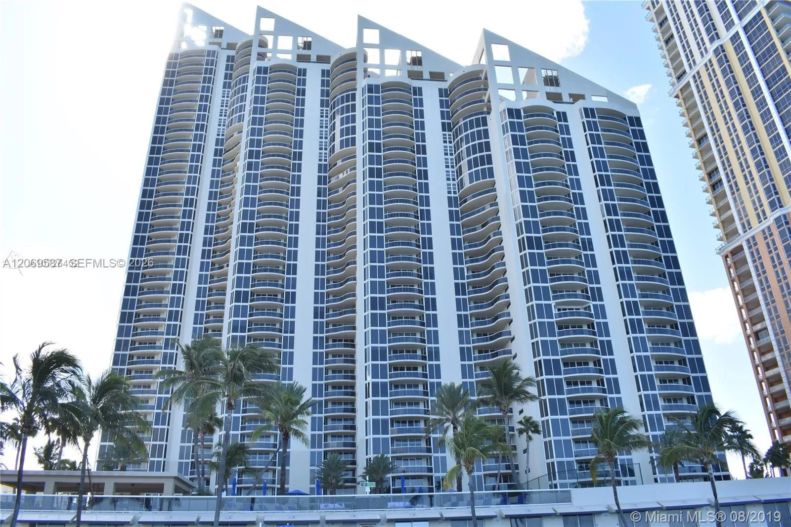 17555 Collins Ave # 3202, Sunny Isles Beach, FL 33160 photo 2