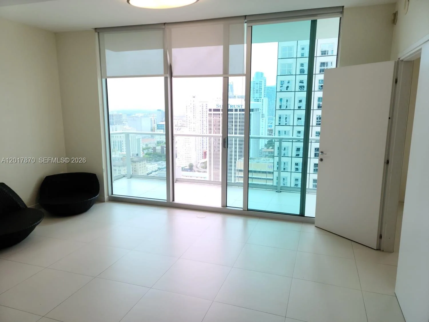 300 S Biscayne Blvd # T-3303, Miami, FL 33131