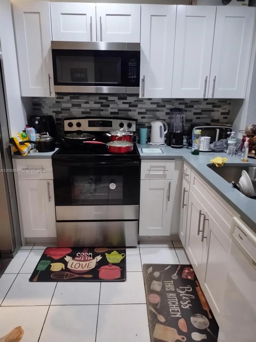 9218 NW 1 ST # 202, Pembroke Pines, FL 33024