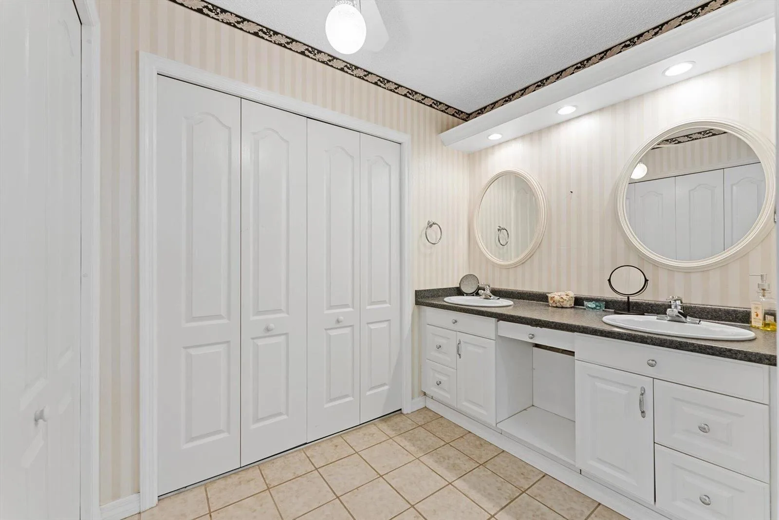 3540 S Ocean Boulevard # 604, South Palm Beach, FL 33480 photo 11