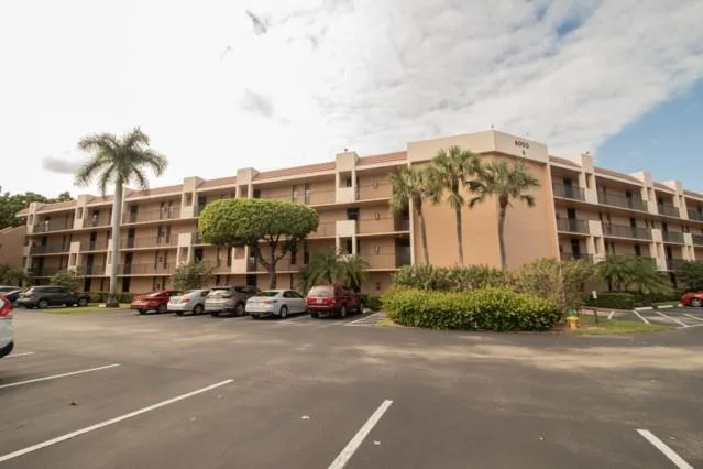 6007 CORAL LAKE Drive # 107, Margate, FL 33063