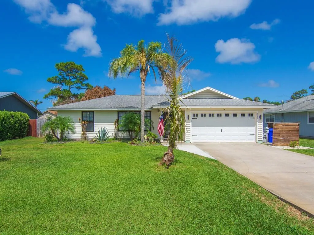 160 9th Court, Vero Beach, FL 32962