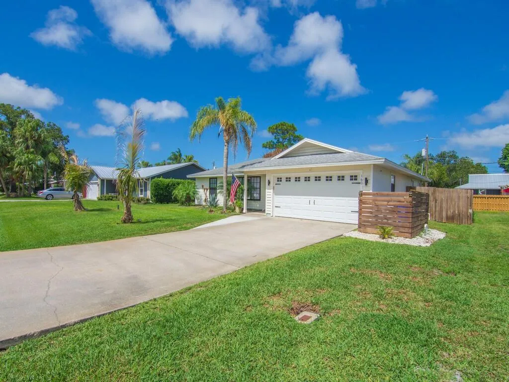 160 9th Court, Vero Beach, FL 32962 photo 3