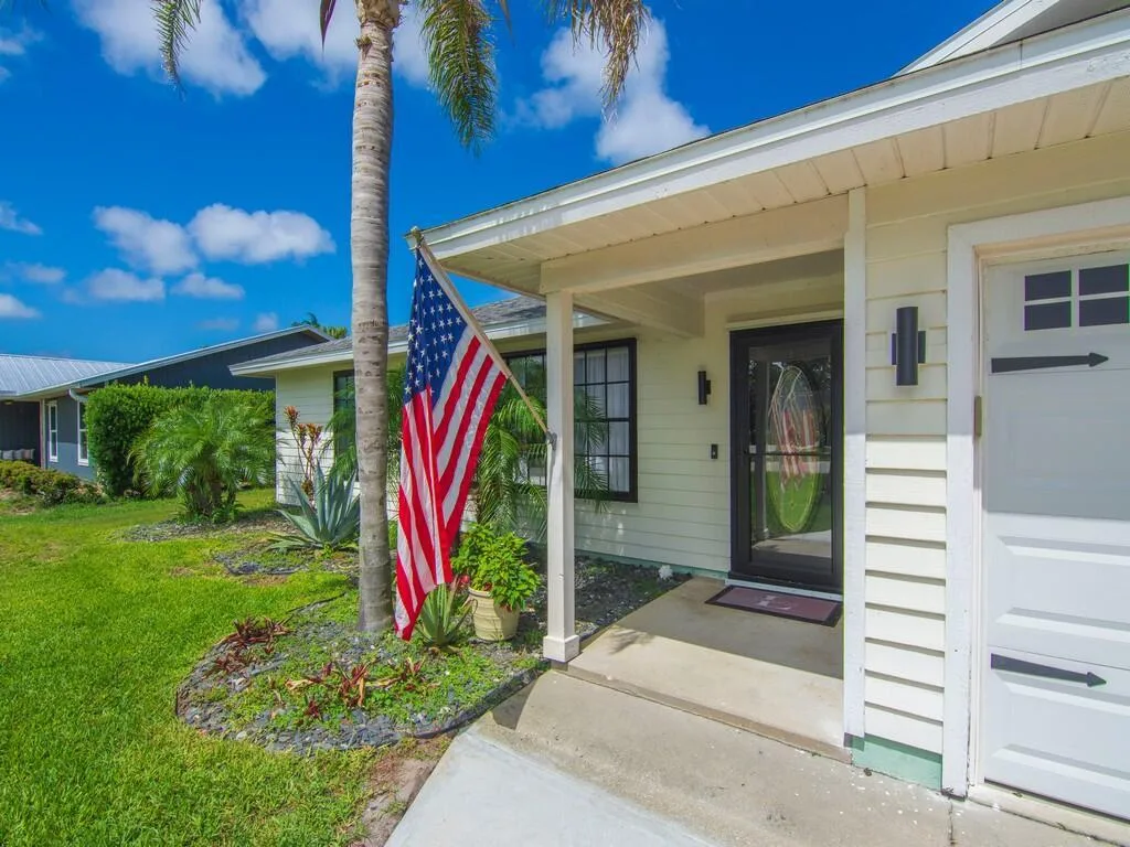 160 9th Court, Vero Beach, FL 32962 photo 4