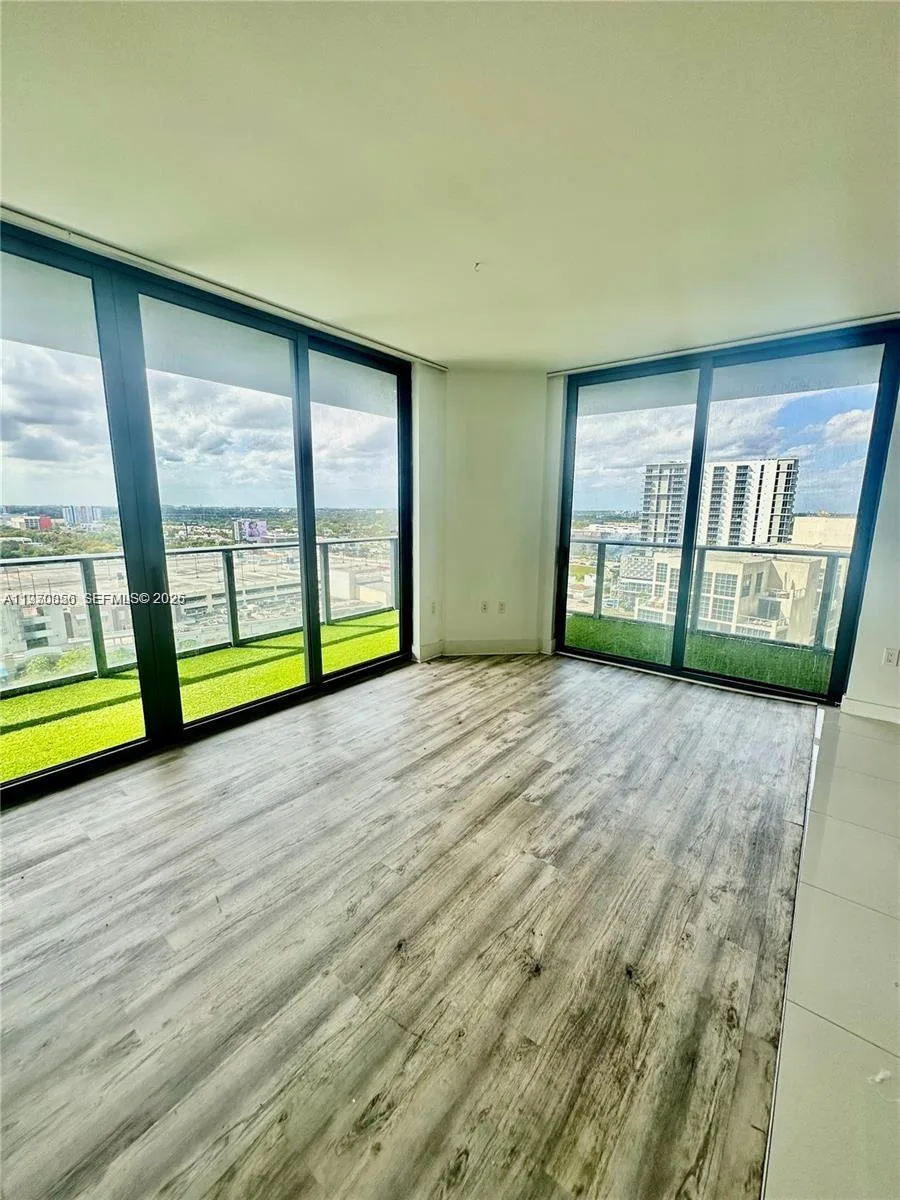 121 NE 34th St # 1416, Miami, FL 33137 photo 3