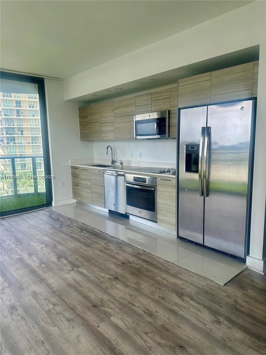 121 NE 34th St # 1416, Miami, FL 33137 photo 5