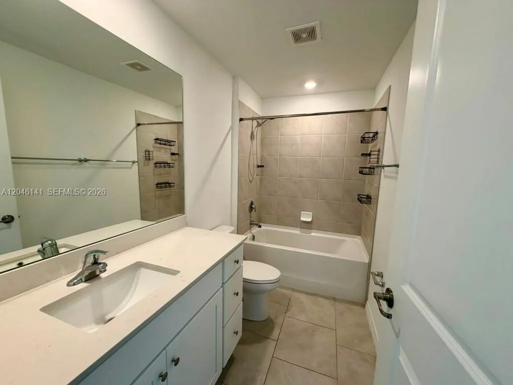 4104 NE 12TH CT, Cape Coral, FL 33909 photo 4