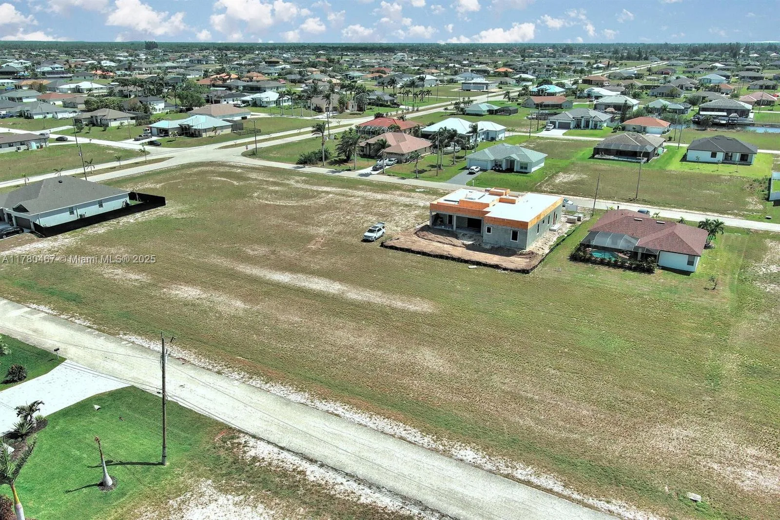 1037 NW 37TH PL, Cape Coral, FL 33993