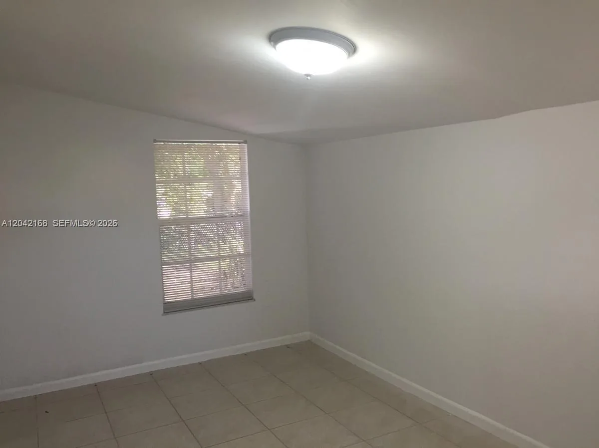 1617 NE 177th St, North Miami Beach, FL 33162 photo 2