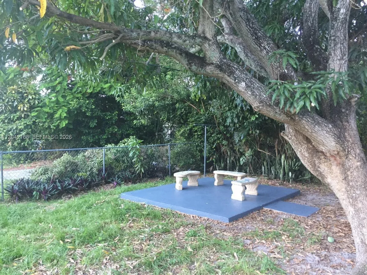 1617 NE 177th St, North Miami Beach, FL 33162 photo 4