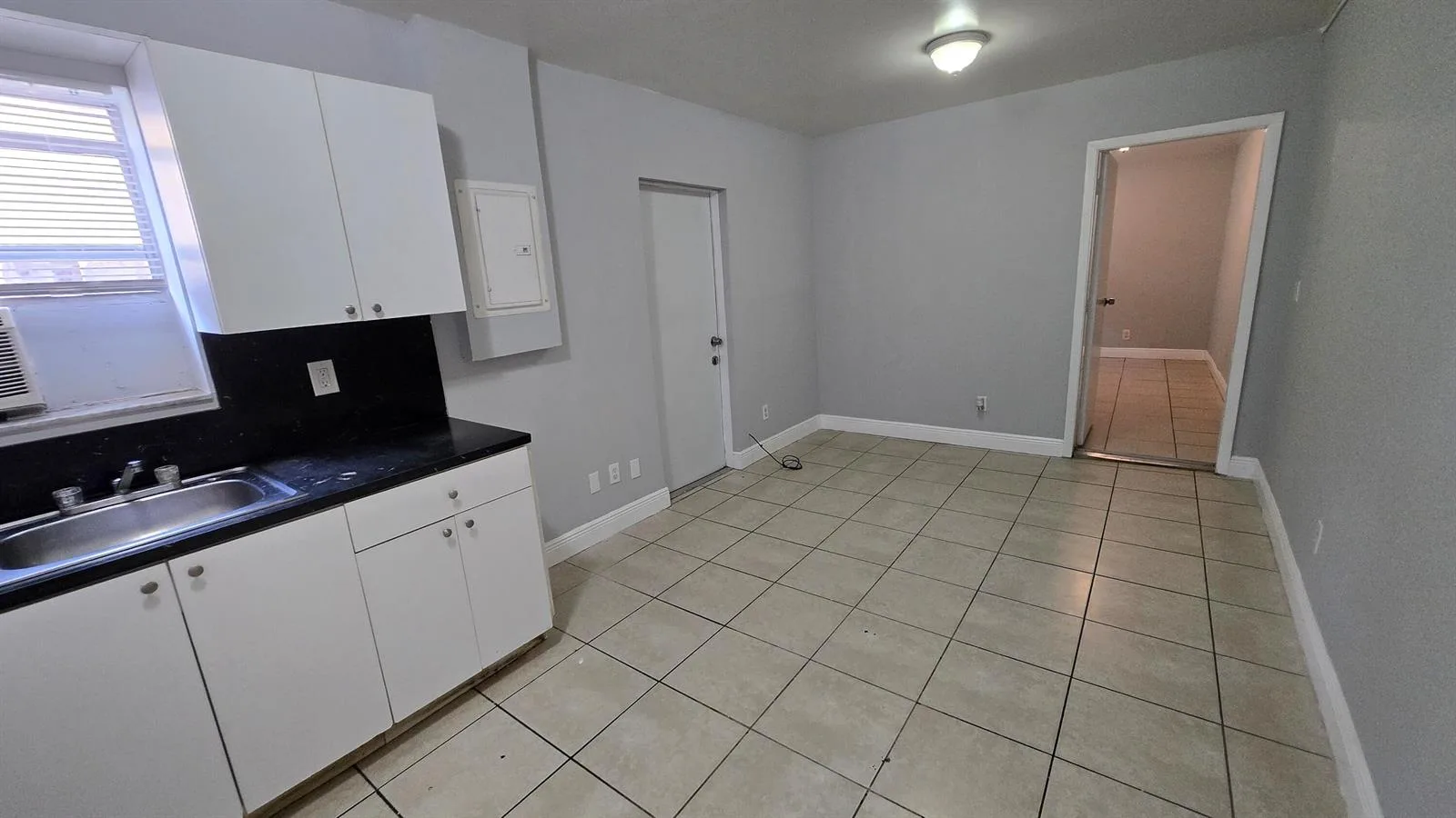 1012 NW 2ND # 6, Hallandale Beach, FL 33009