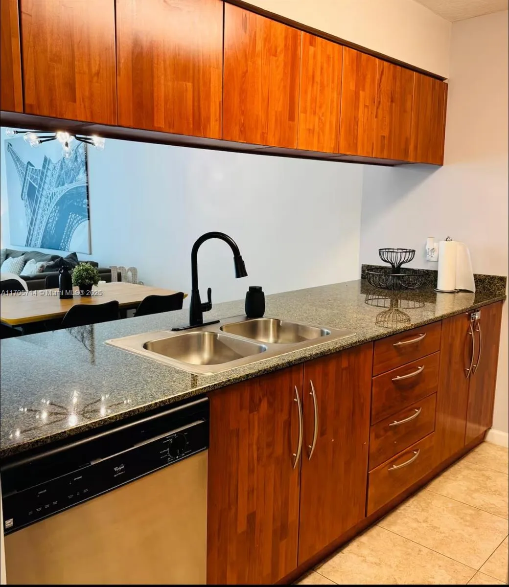 1200 Brickell Bay Dr # 3220, Miami, FL 33131 photo 13
