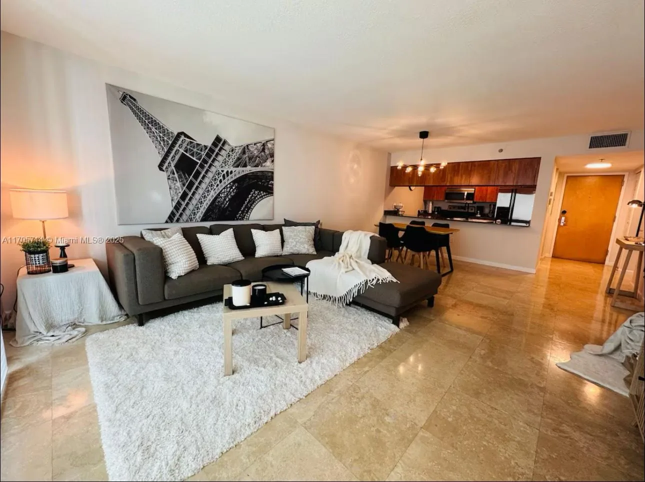 1200 Brickell Bay Dr # 3220, Miami, FL 33131 photo 4
