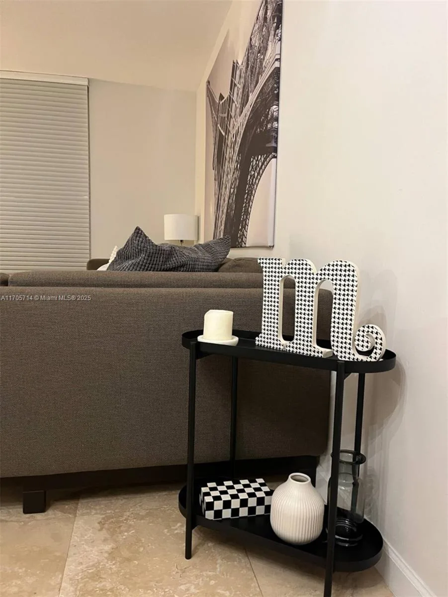 1200 Brickell Bay Dr # 3220, Miami, FL 33131 photo 9