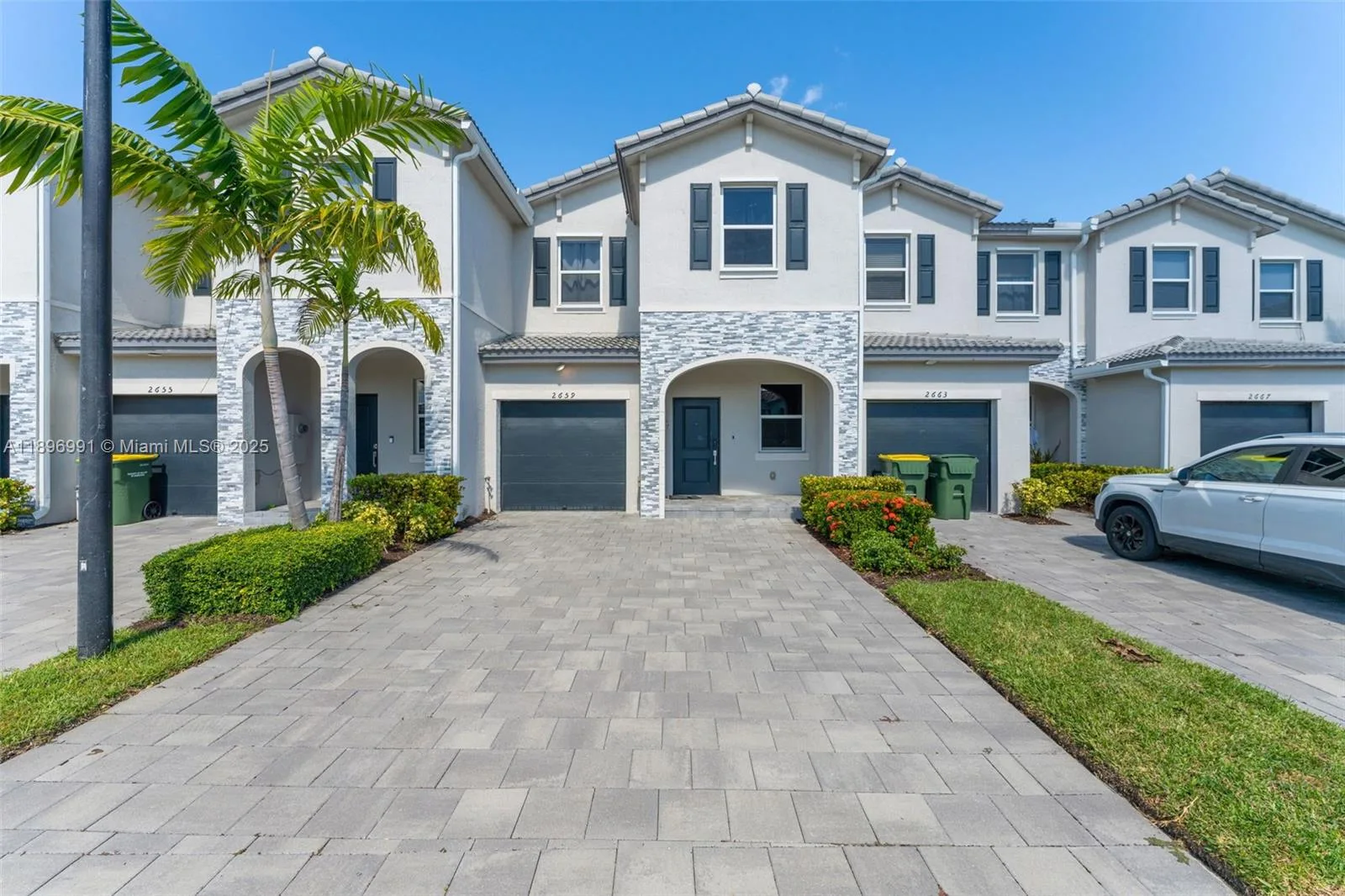 2659 SE 11th St, Homestead, FL 33035 photo 2