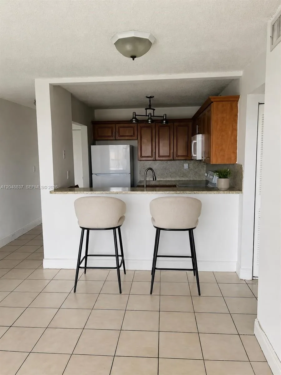 8075 NW 7th St # 520, Miami, FL 33126 photo 2